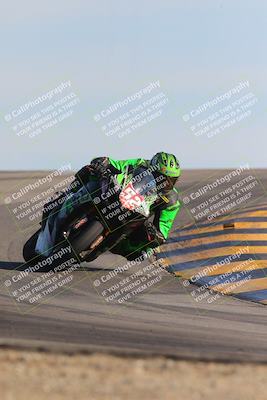 media/Dec-15-2023-Apex Assassins (Fri) [[91f19fb1c7]]/Trackday 1/Session 4 (Turn 12)/